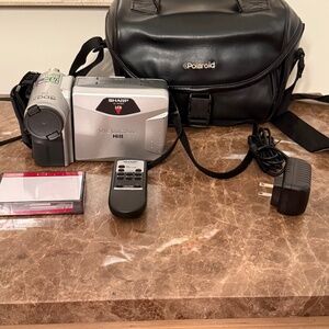 Sharp Viewcam 8MM VL-AH160U Camcorder with Remote Bag Battery Charger TESTED